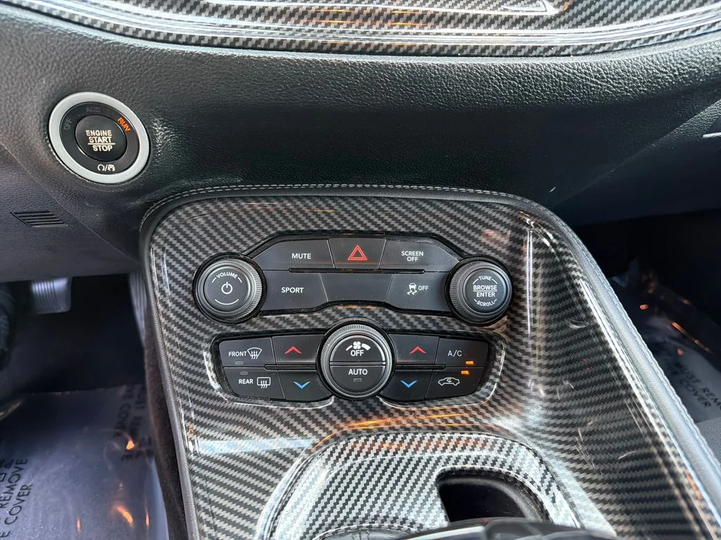 2019 Dodge Challenger SXT - Photo 25