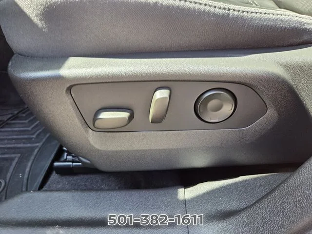 Used 2021 Red Buick Essence image 19