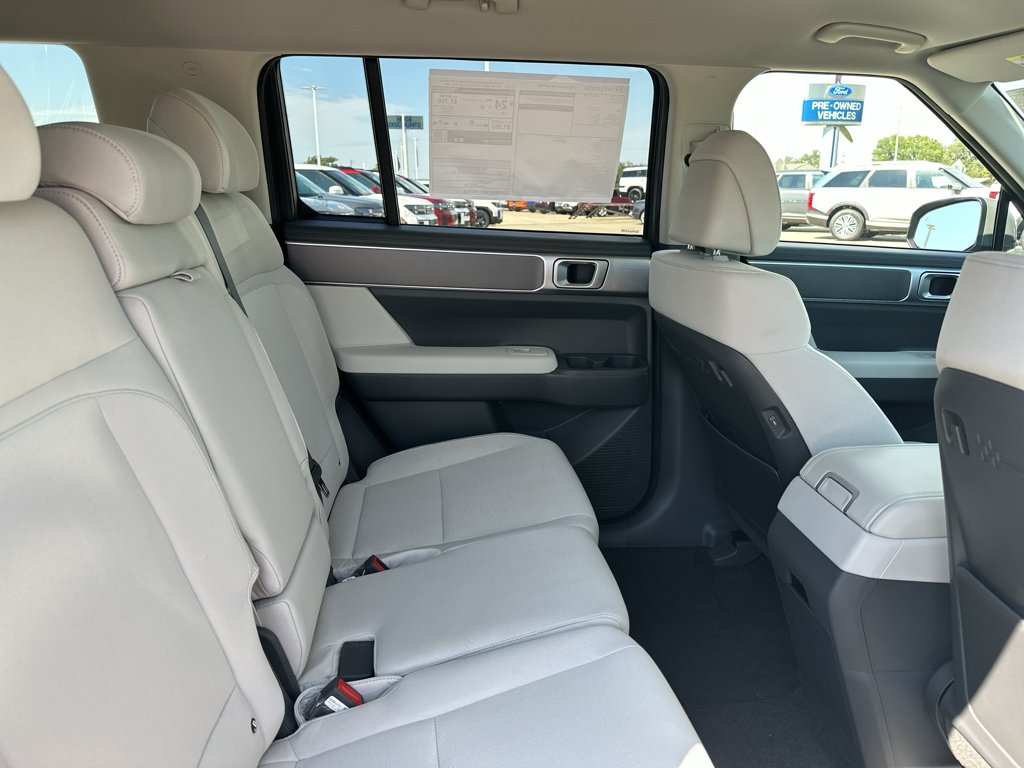 New 2027 Hampton Gray Hyundai SE image 6