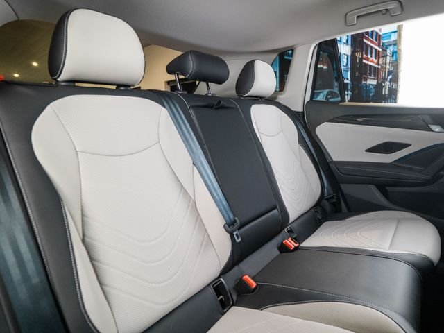 2025 Volkswagen Tiguan SE - Photo 30