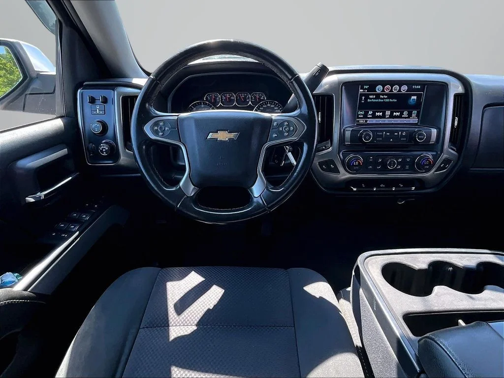 Used 2019 Silver Chevrolet LT image 6