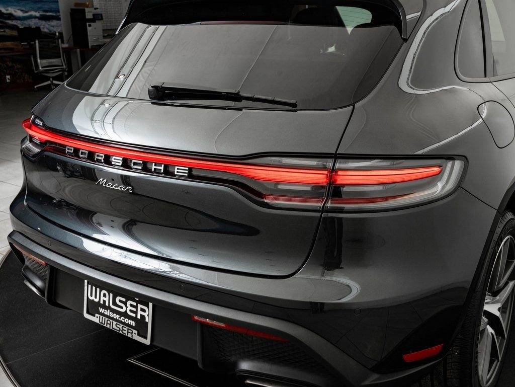 Used 2025 Volcano Grey Metallic Porsche  image 18