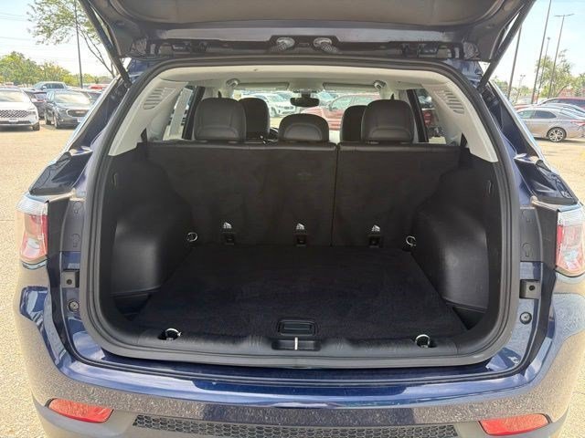 Used 2019 Jazz Blue Pearlcoat Jeep Limited image 16