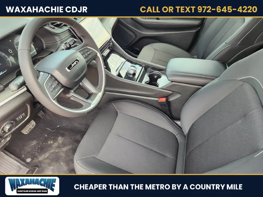 New 2027 Bright White Clear-Coat Paint Jeep Laredo image 10