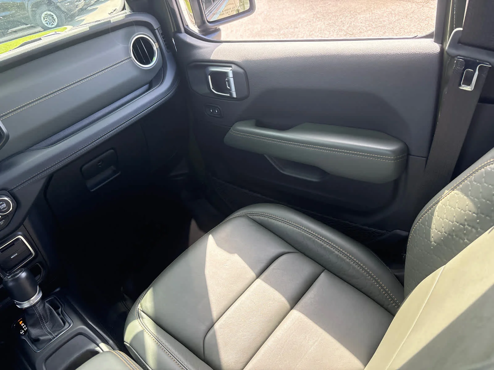 Used 2024 Sarge Green Clearcoat Jeep High Altitude image 17