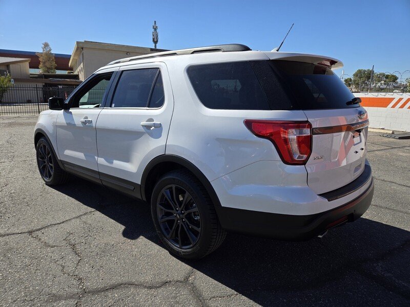 2019 Ford Explorer XLT photo 2