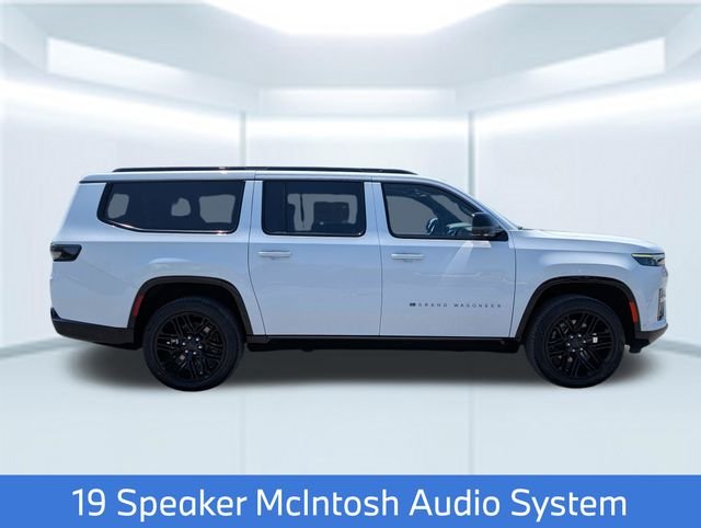 New 2026 Bright White Clear-Coat Exterior Paint Jeep Limited Reserve image 8
