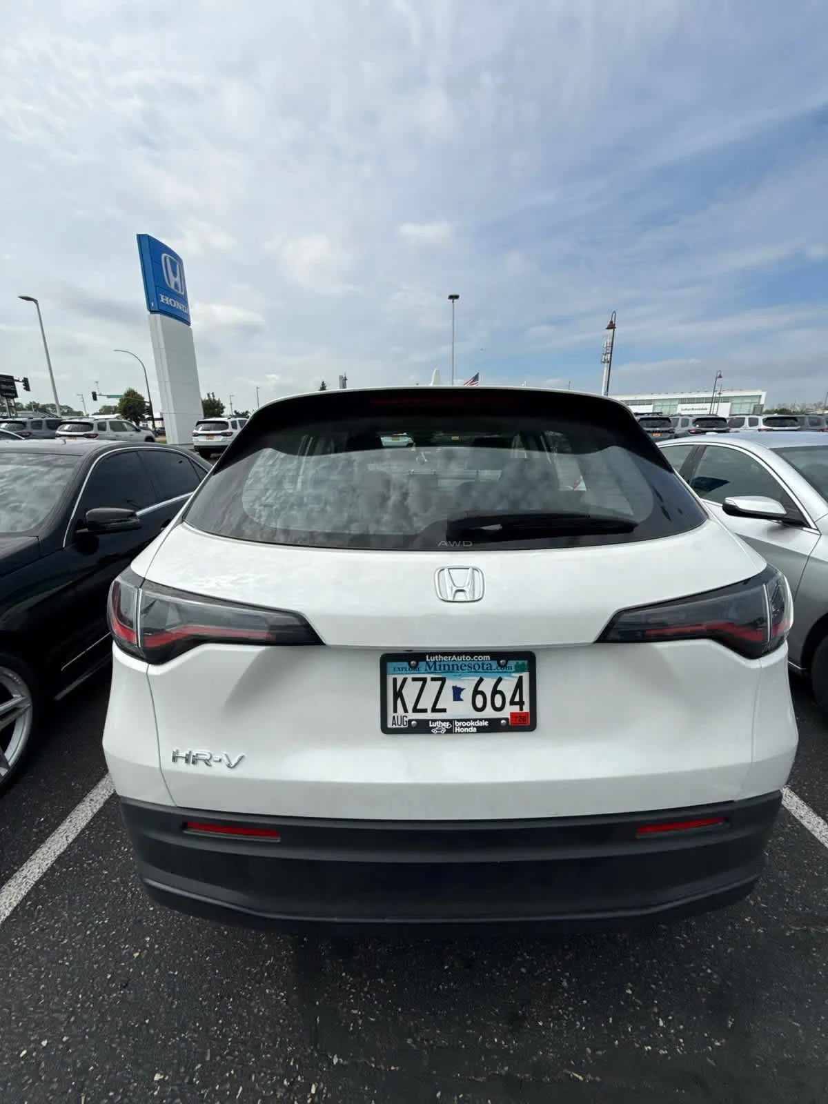 Used 2024 Platinum White Pearl Honda LX image 6