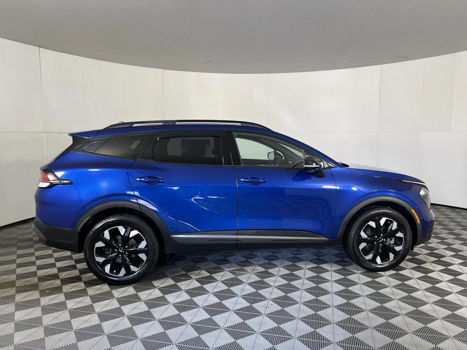 Used 2023 Sapphire Blue Kia X-Line image 11