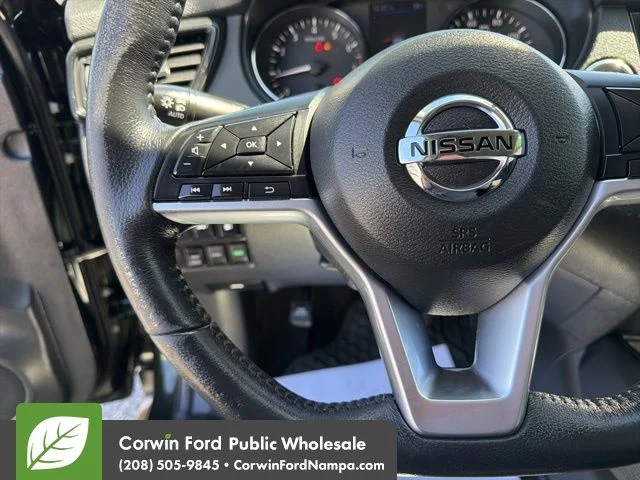Used 2018 Green Nissan SV image 15