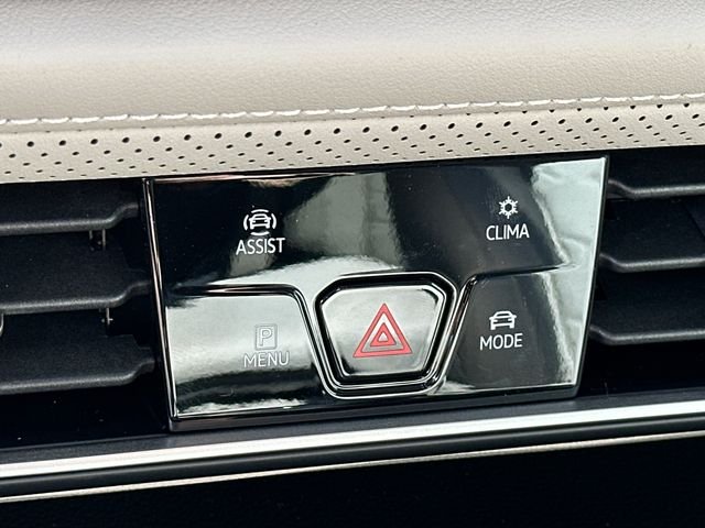 New 2026 Silver Volkswagen 2.0T SE w/Technology image 32