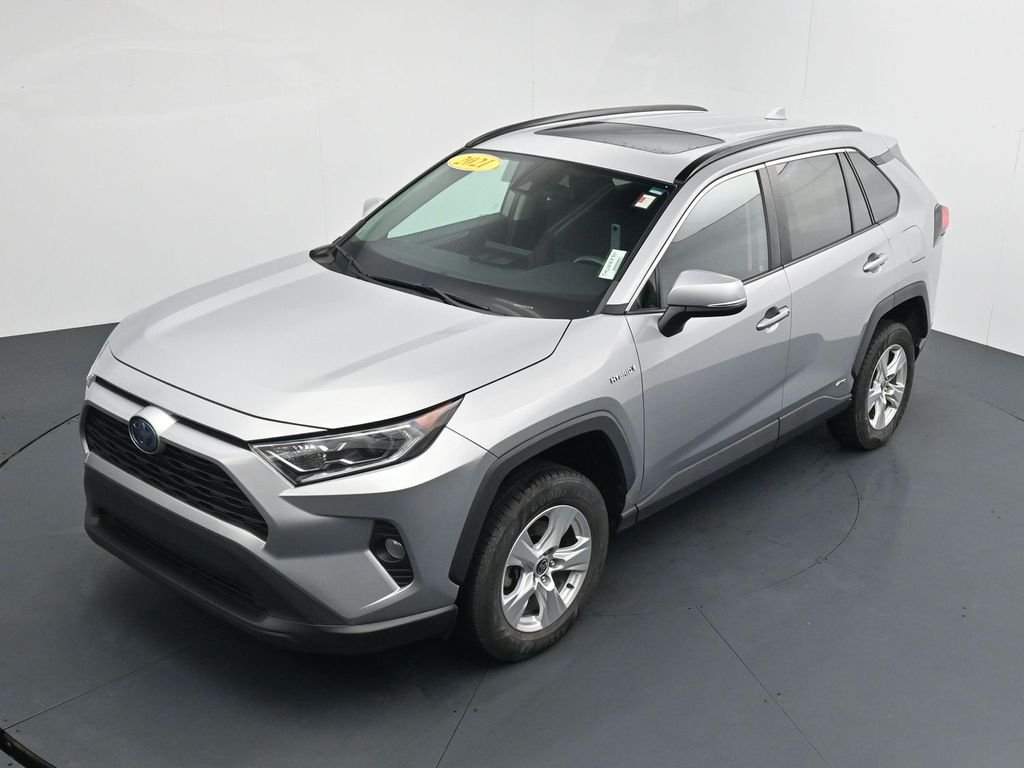 Used 2021 Silver Toyota XLE image 23