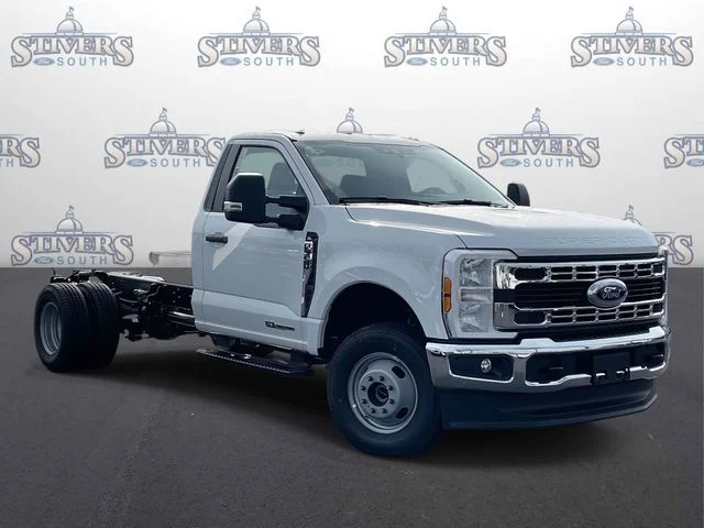 2026 Ford F-350 Super Duty Chassis Cab XL