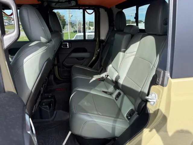 Used 2025  Jeep Mojave image 9