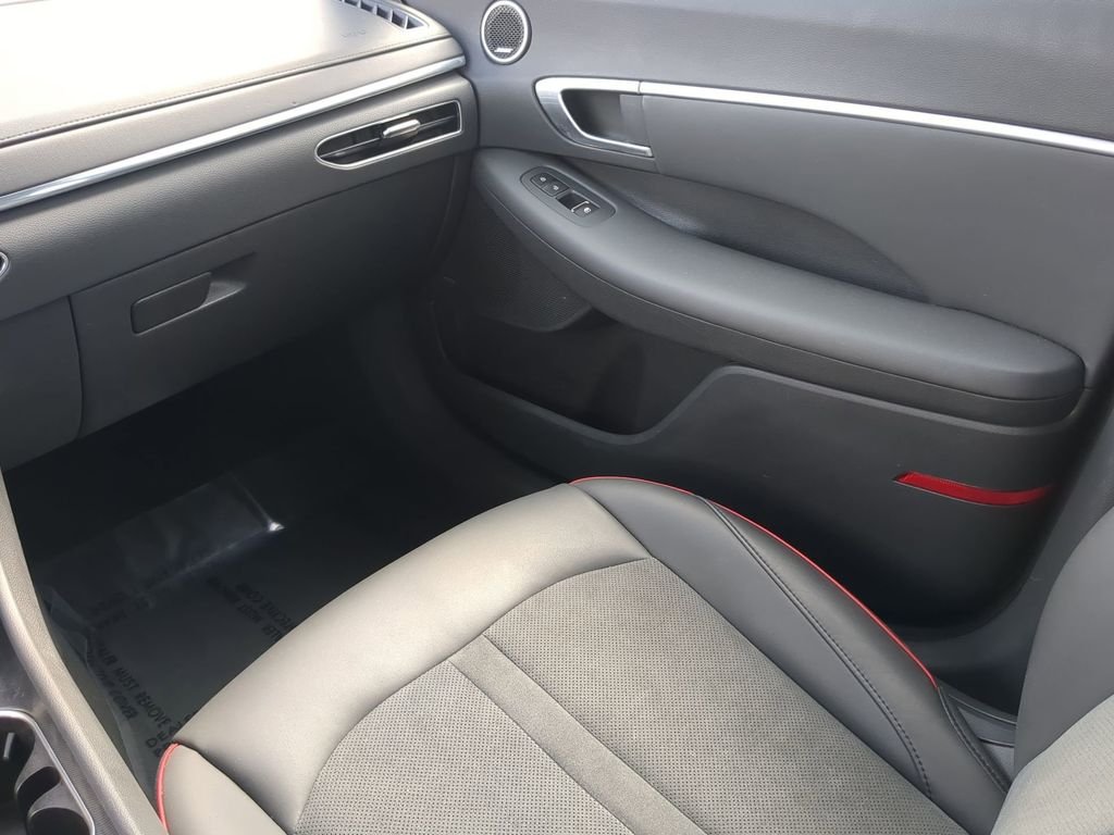 Used 2022 Blue Hyundai SEL Plus image 15