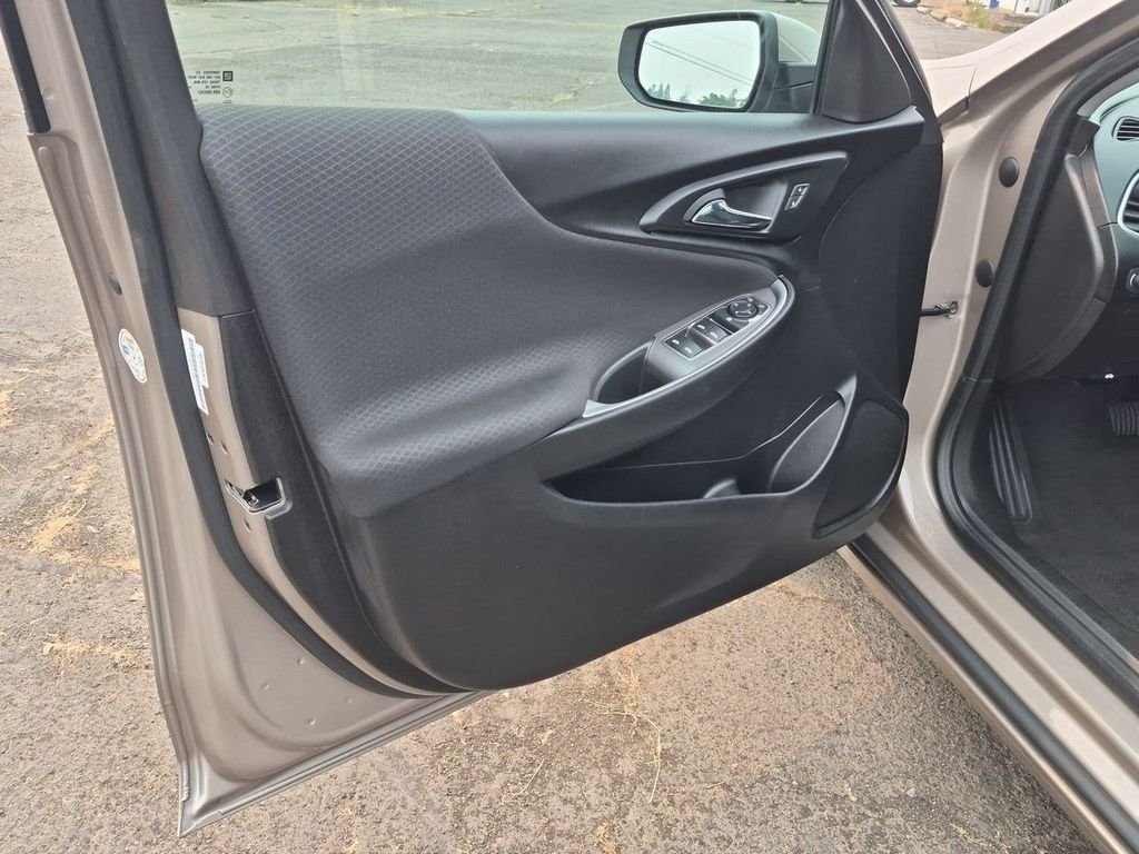 Used 2024 Mineral Gray Metallic Chevrolet LT image 9