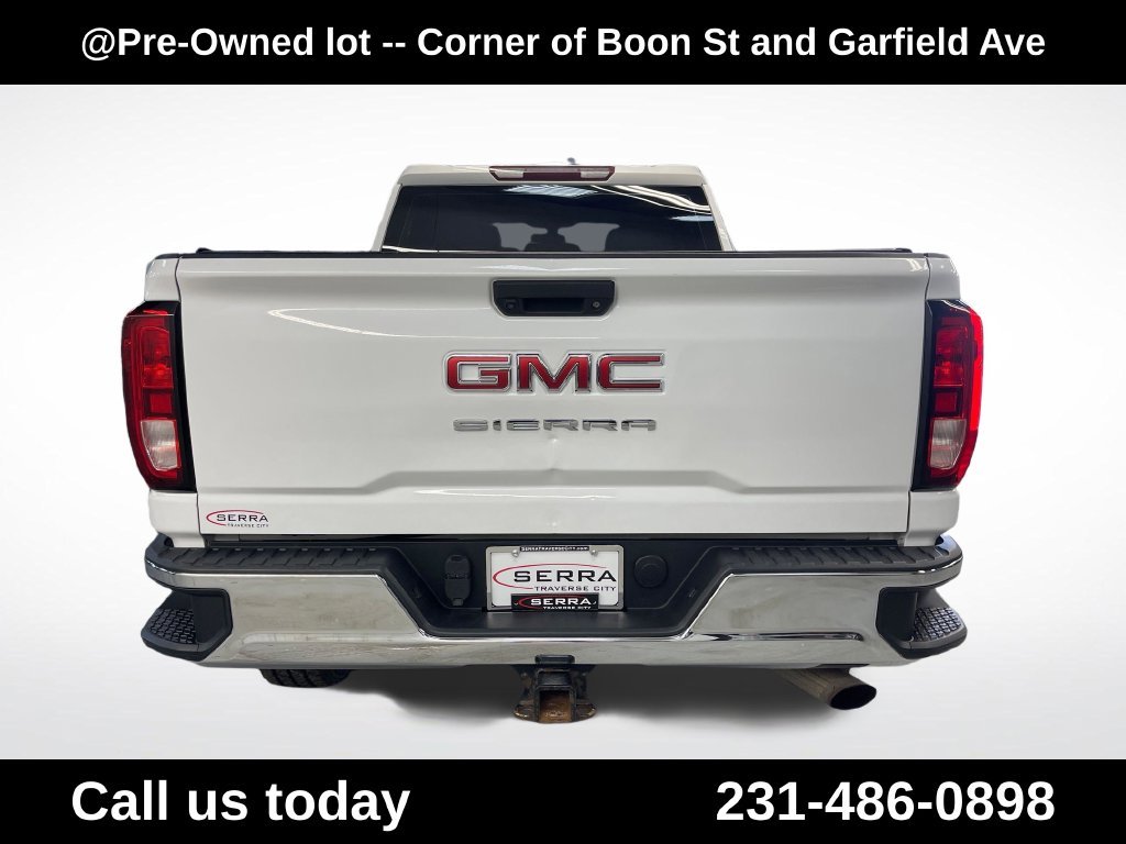 Used 2020 White GMC Base image 4