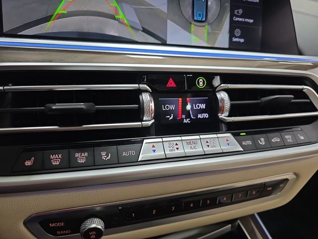 Used 2022 Arctic Grey Metallic BMW xDrive45e image 23