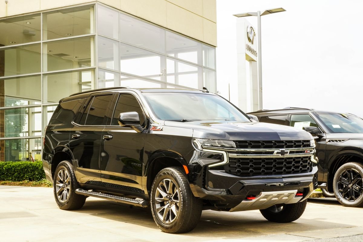 Used 2021 Black Chevrolet Z71 image 4