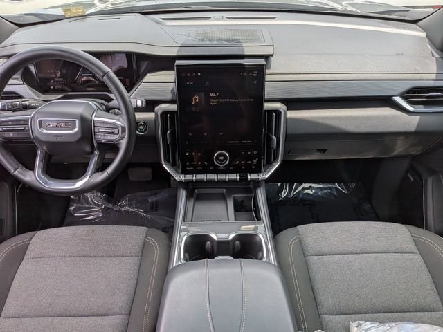 Used 2025 Silver GMC Elevation image 17