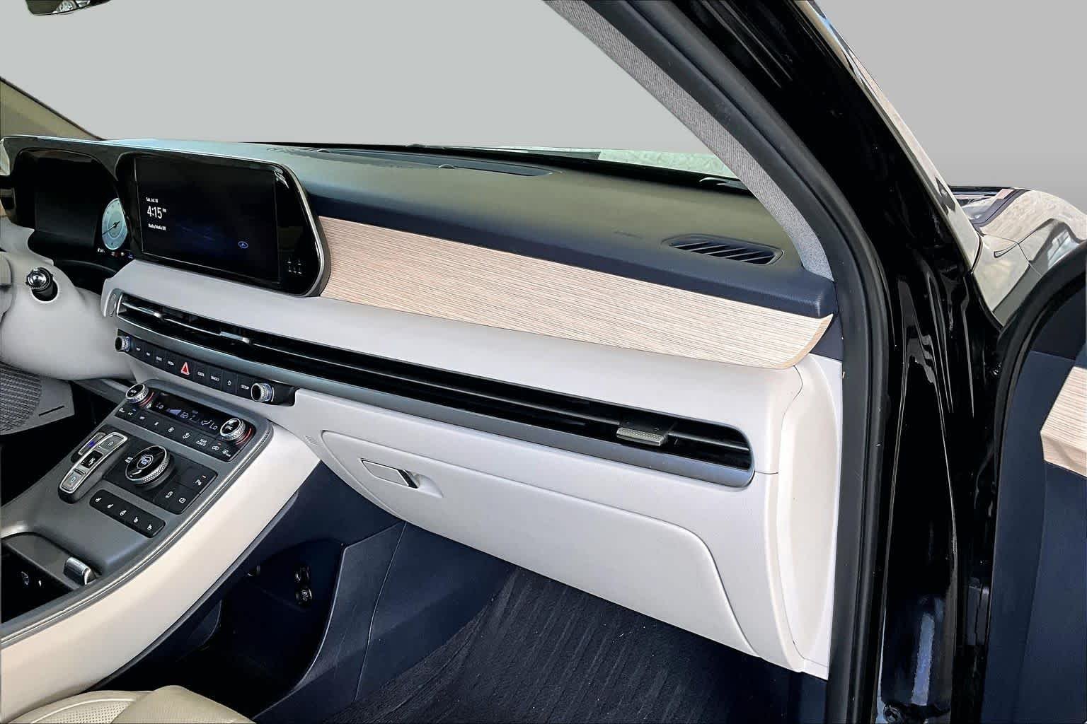 Certified Used 2023 Abyss Black Pearl Hyundai Limited image 18