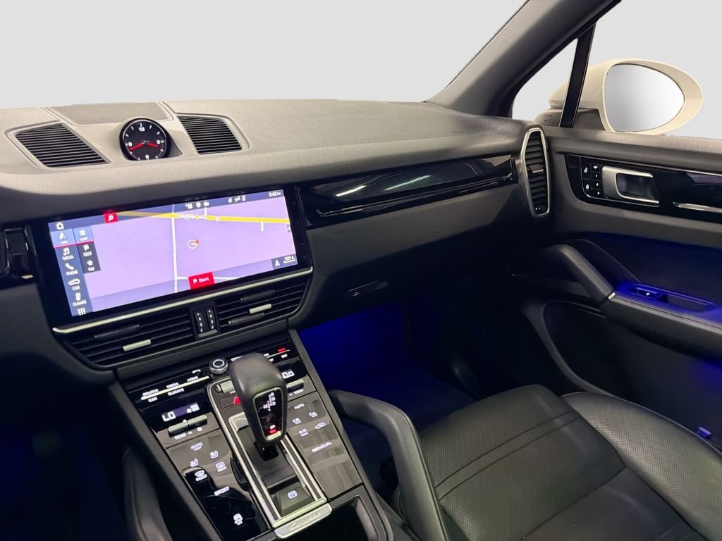 Used 2020  Porsche  image 25