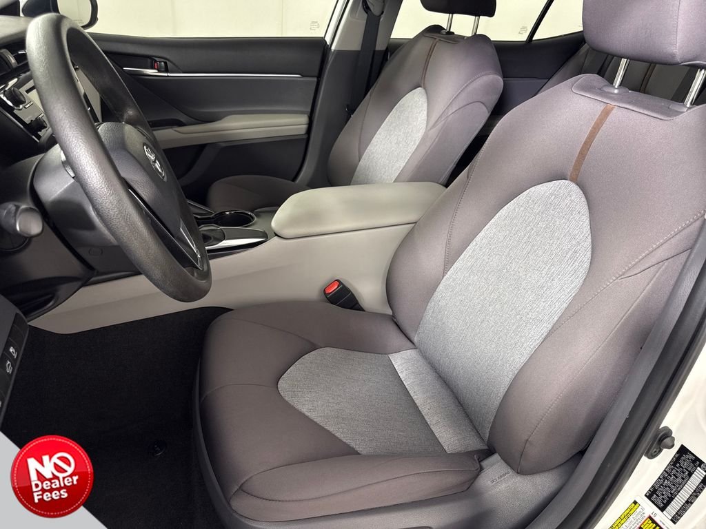 2019 Toyota Camry LE - Photo 9