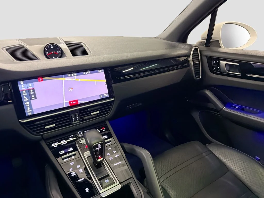 Used 2020  Porsche  image 25