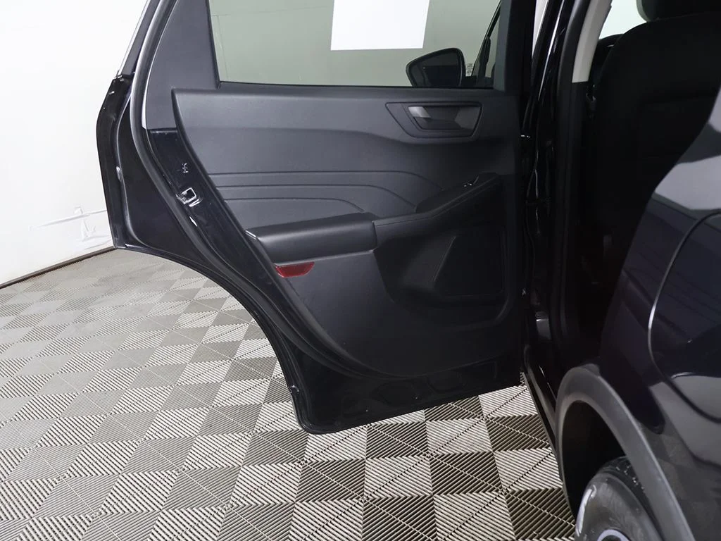 Used 2022 Black Ford SE image 22