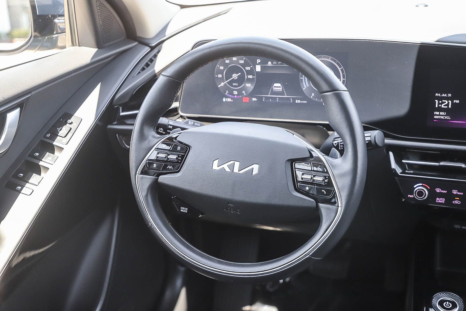 Used 2023 Blue Kia Wind image 15