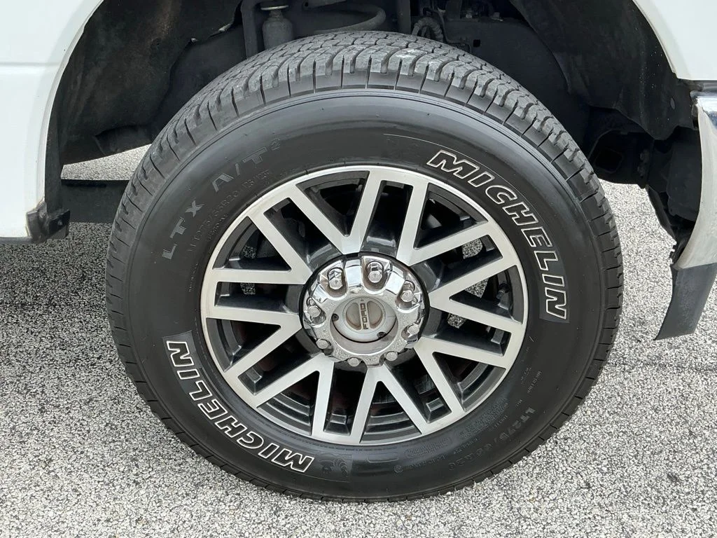 Used 2019 White Ford Lariat image 22