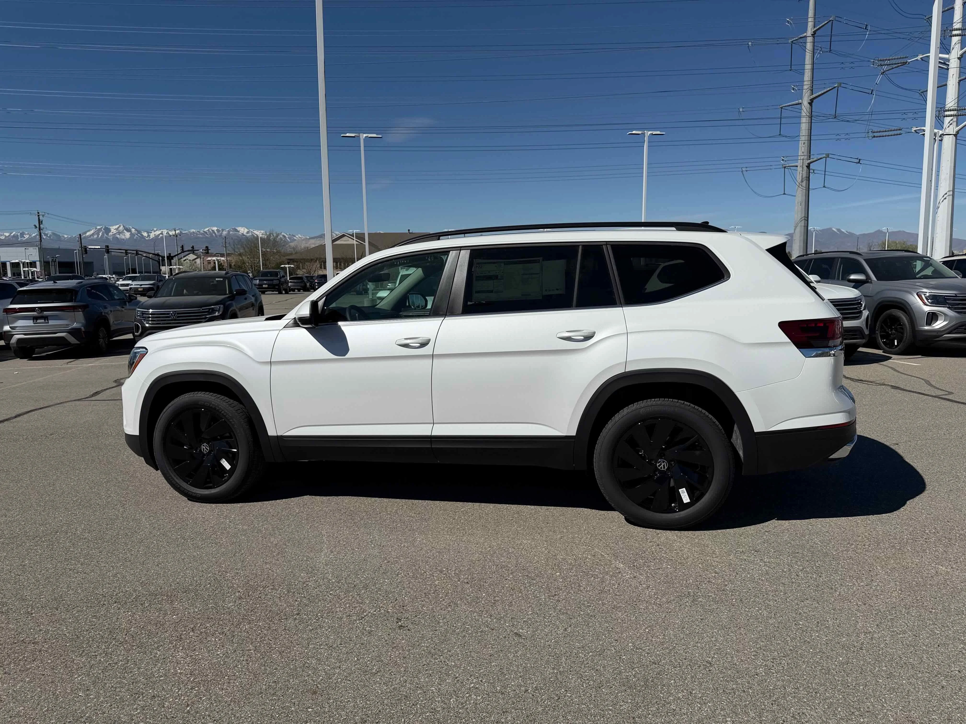 New 2026 Opal White Volkswagen 2.0T SE w/Technology image 2