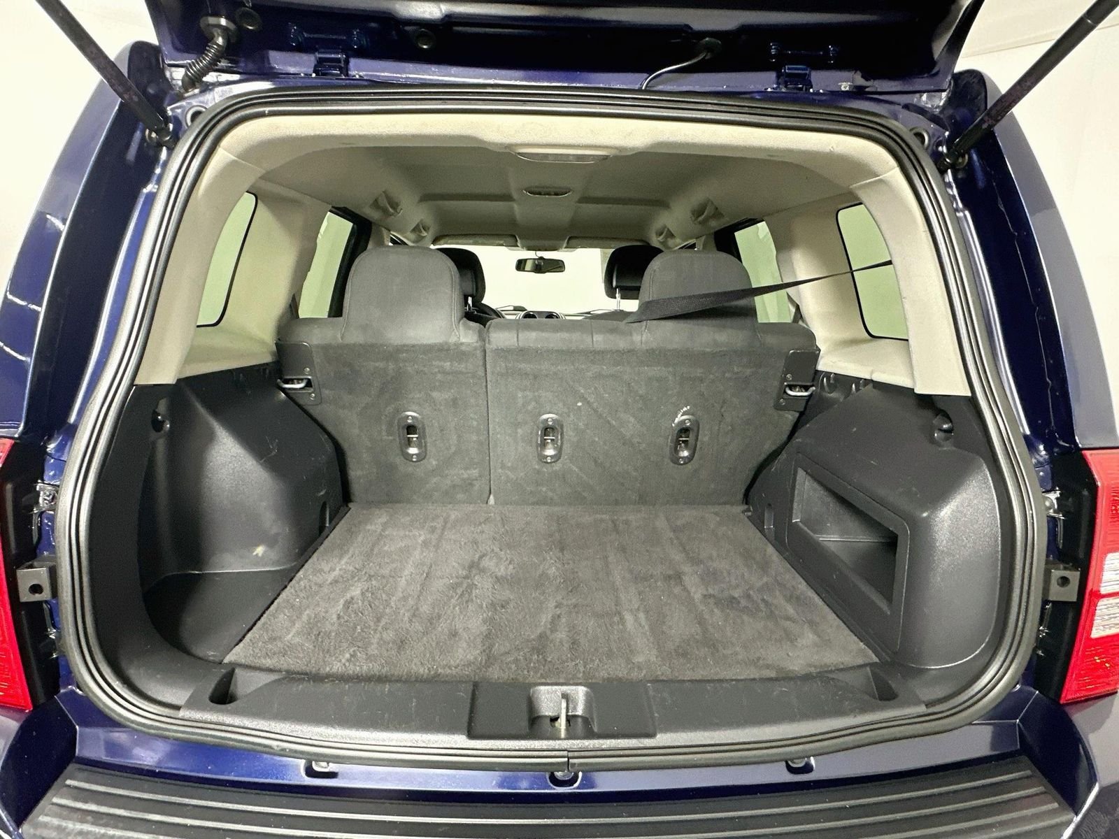 Used 2017 True Blue Pearlcoat Jeep Sport image 21