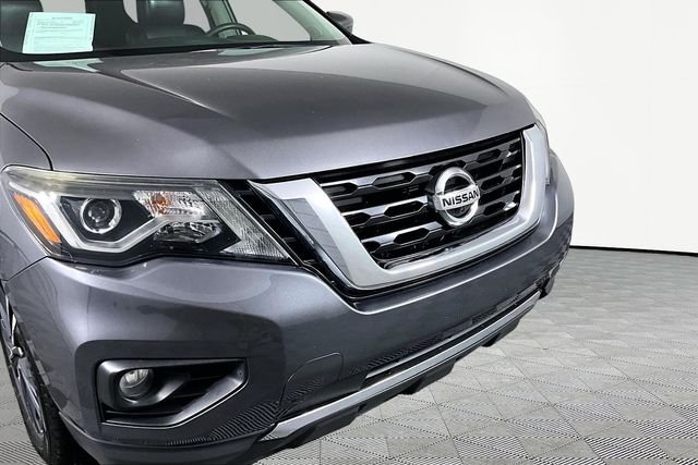 Used 2017 Gray Nissan Platinum image 31