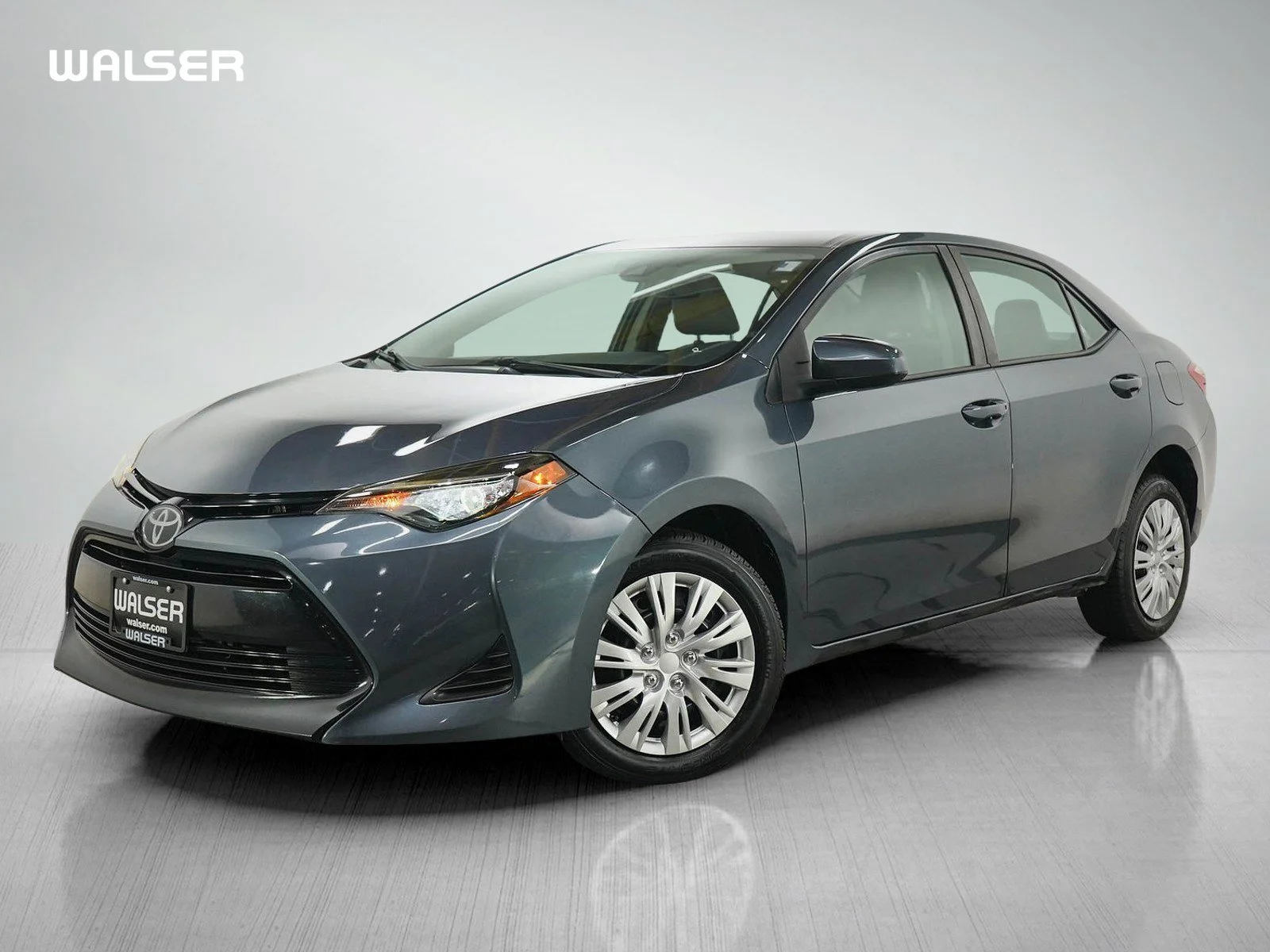 Used 2017  Toyota LE image 1