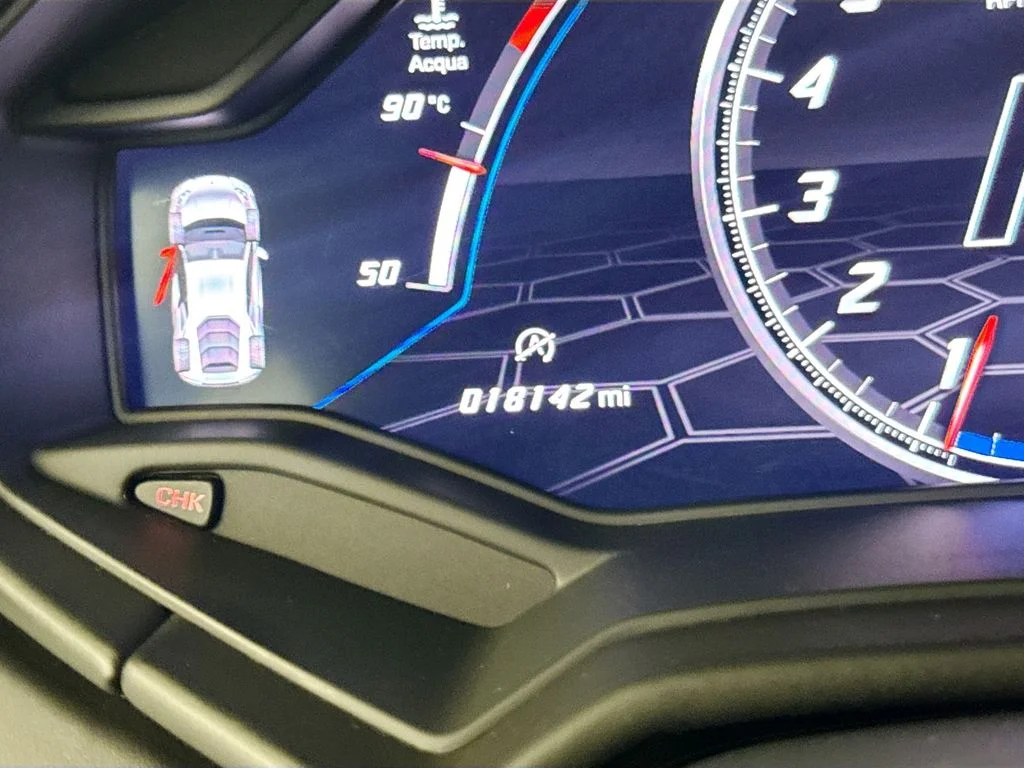 Used 2020 Yellow Lamborghini  image 12