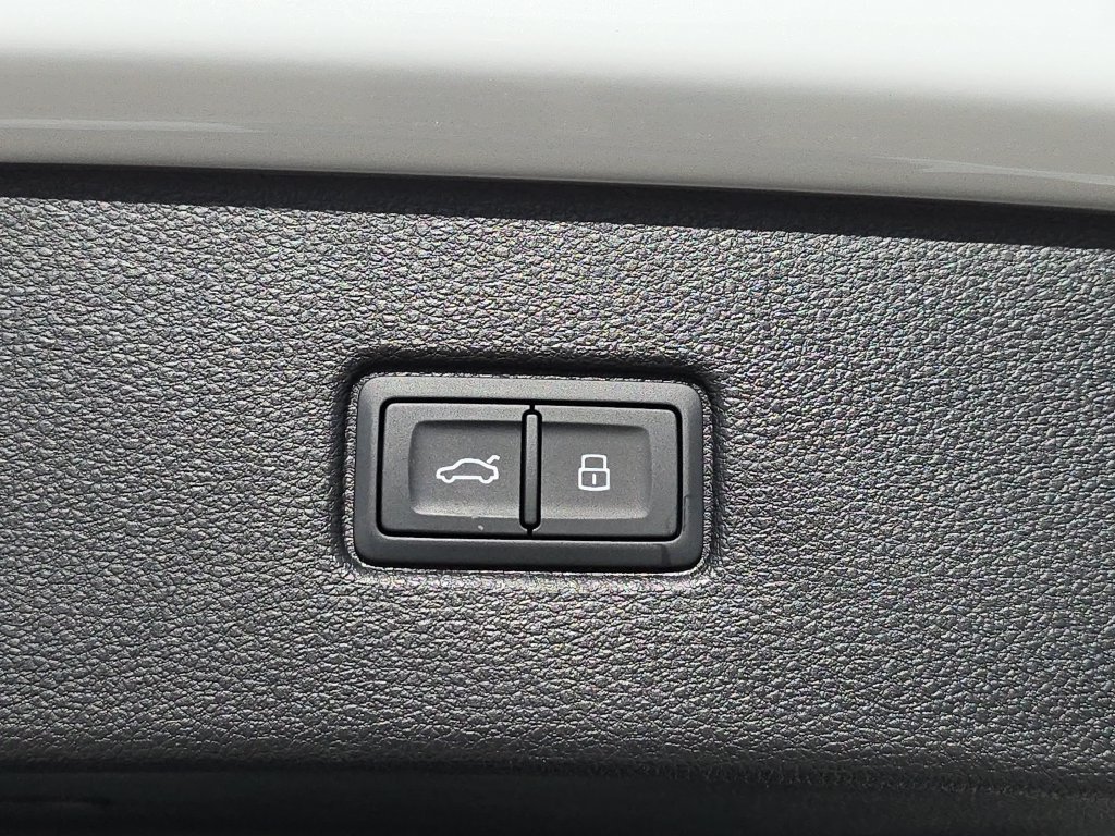 Used 2026 White/off-white Audi 55 Premium Plus image 17