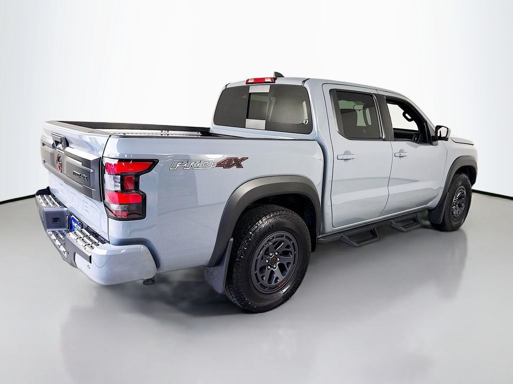 Used 2025 Boulder Gray Pearl Nissan PRO-4X image 13