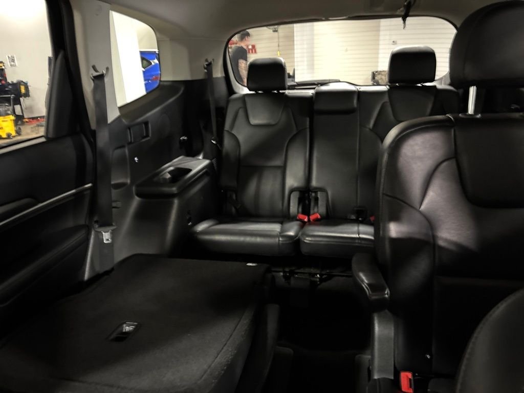 Used 2020 Black Kia S image 17