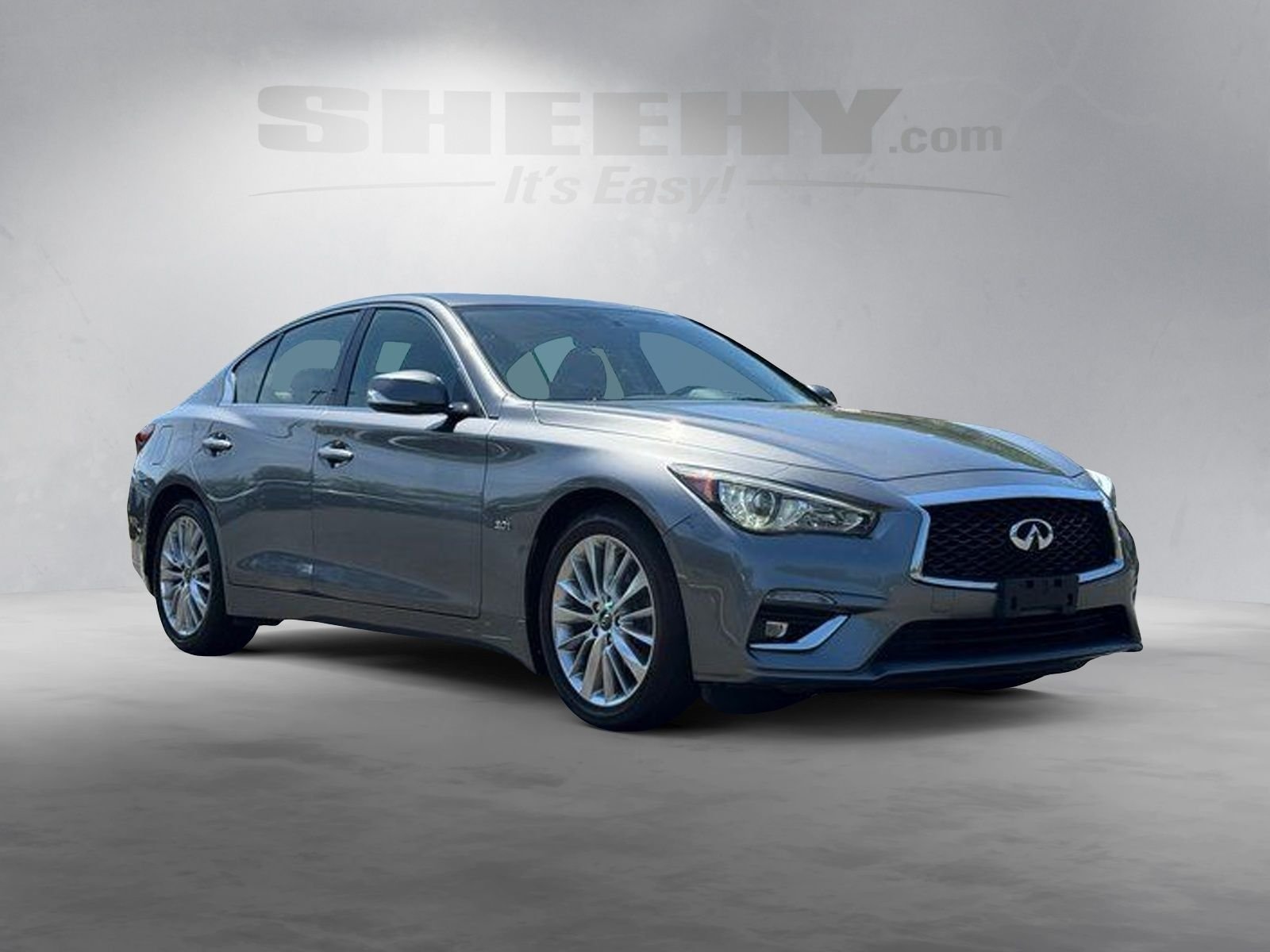 Used 2018 Gray INFINITI 3.0t LUXE image 2