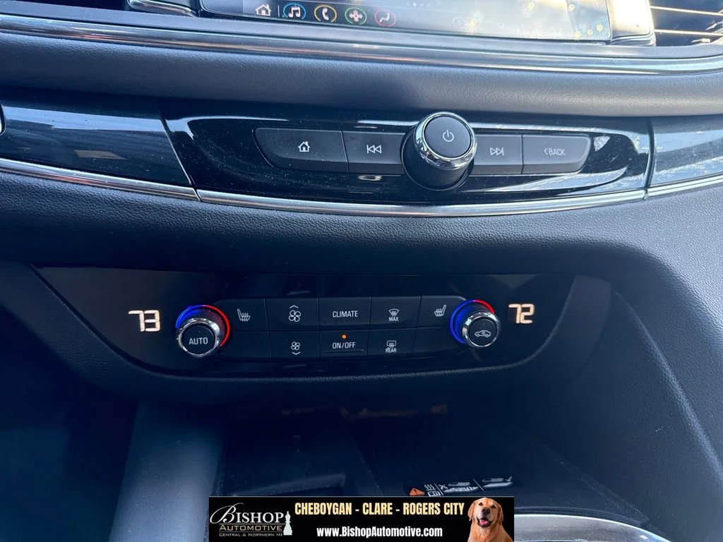 2023 Buick Enclave Essence image 25