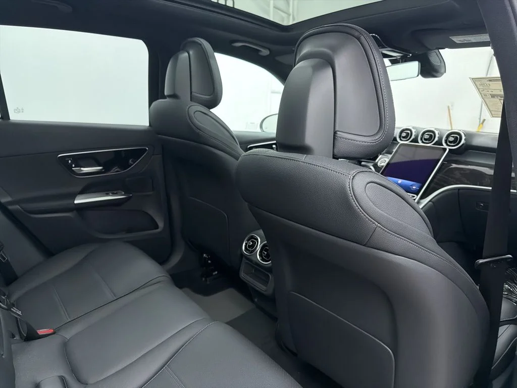 Certified Used 2026 White Mercedes-Benz GLC 300 image 25