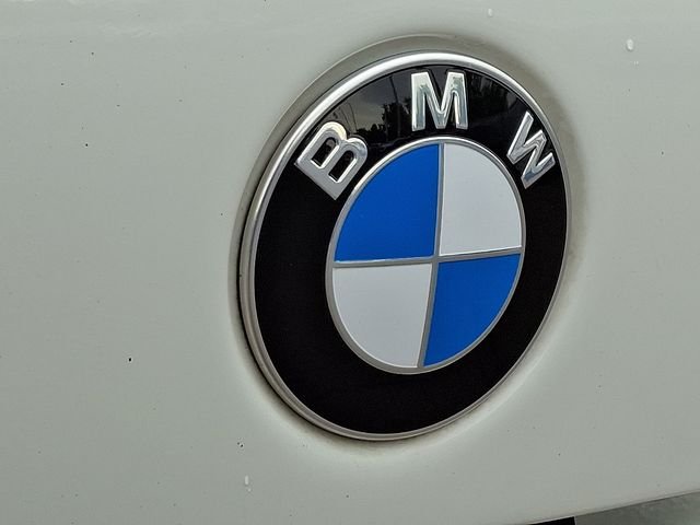 Certified Used 2023 Alpine White BMW xDrive40i image 33