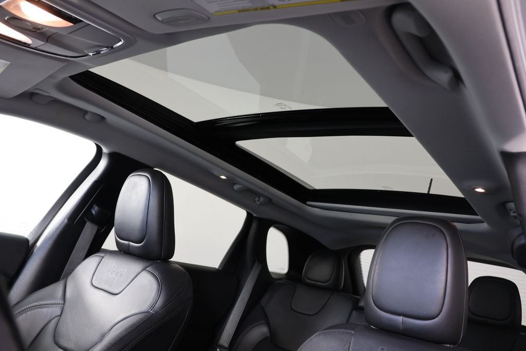Used 2021 Gray Jeep Limited image 19
