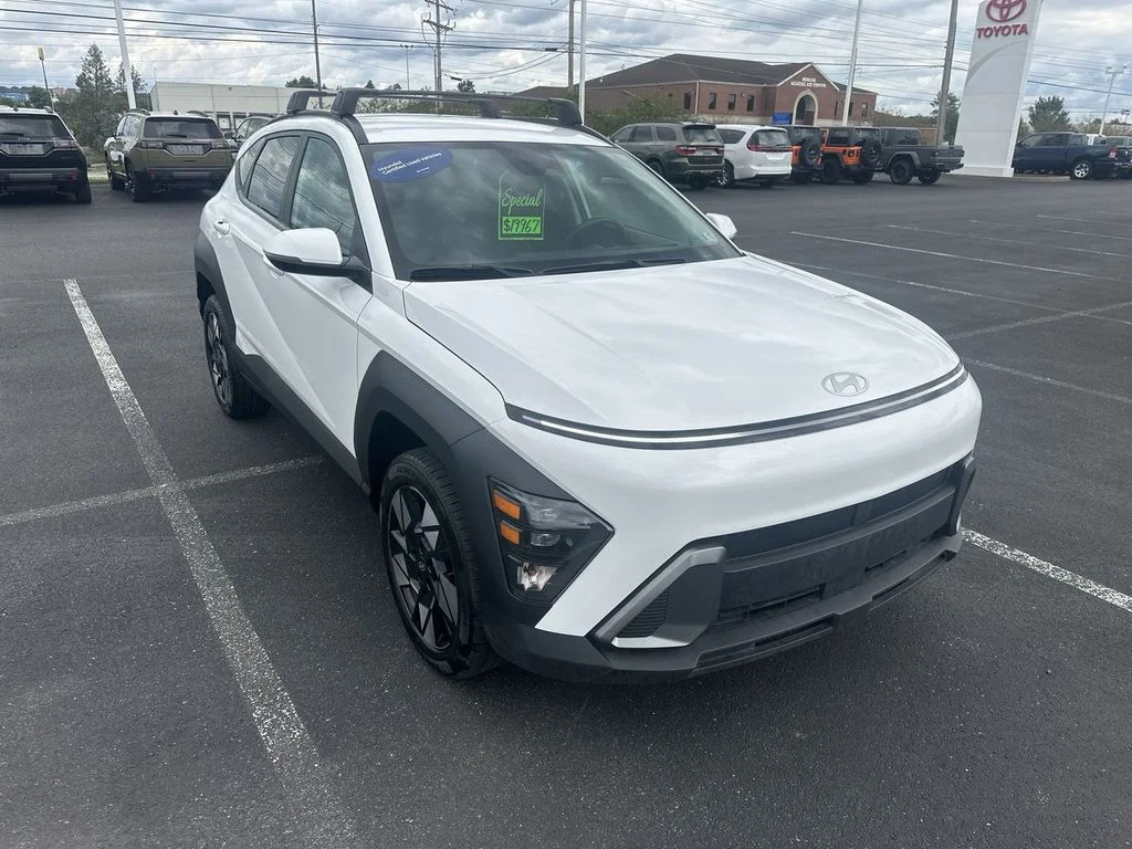 Certified Used 2024 White Hyundai SEL image 1
