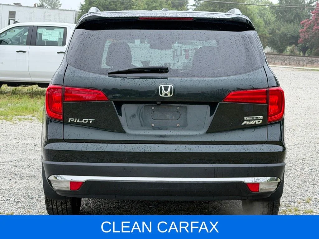 Used 2016 Green Honda Touring image 4
