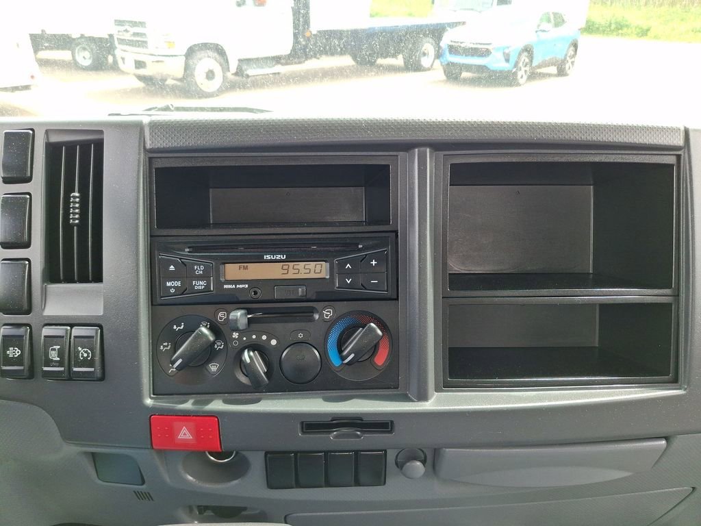 Used 2016 White Isuzu IBT PWL image 12