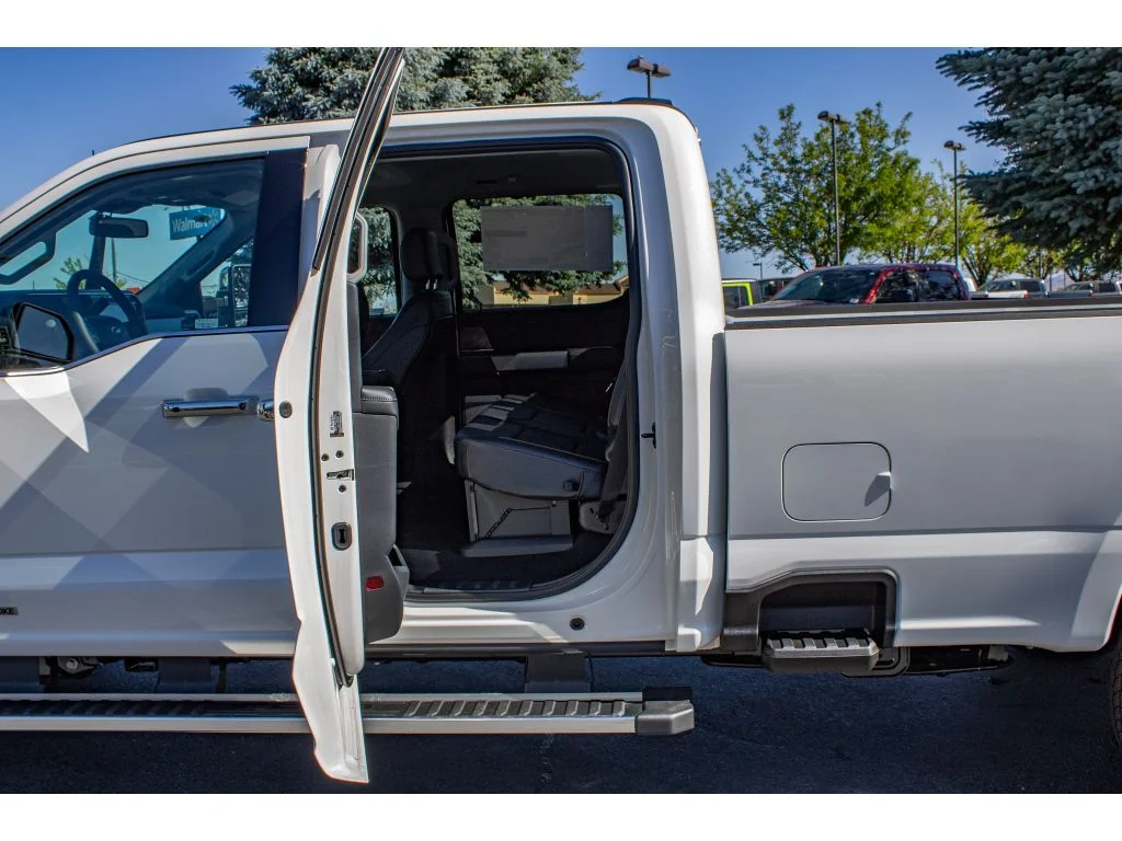 New 2026 Star White Metallic Tri-Coat Ford LARIAT image 18