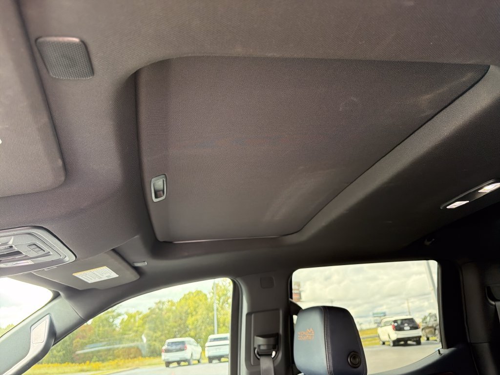 Used 2022 Black Chevrolet High Country image 24