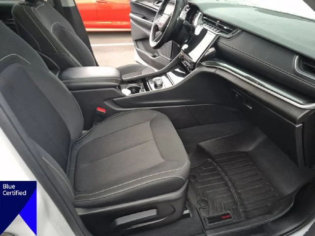 Used 2022 White Jeep Laredo image 35